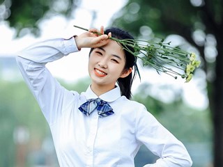 陆翊君　教师